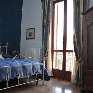 Camera con letto king size